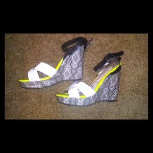 Sam & Libby Lime Green, Black, White Wedges
